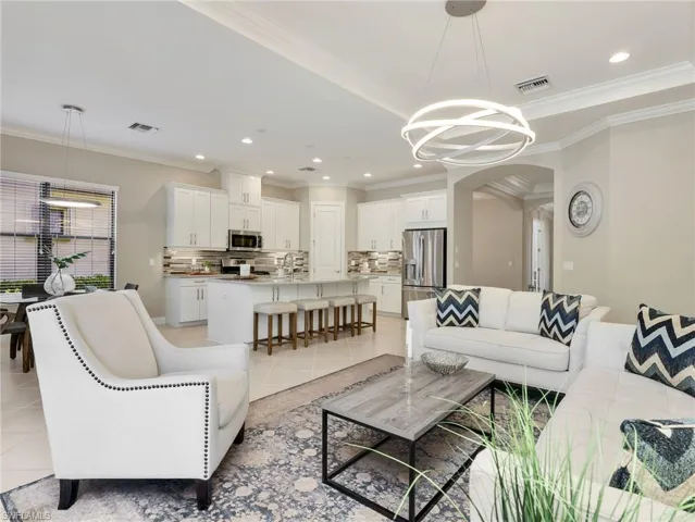 8451 Palacio Ter W, Naples, Florida 34114