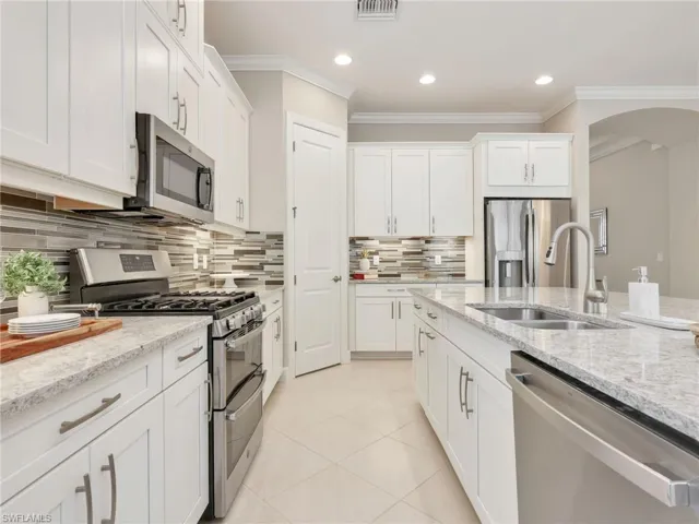 8451 Palacio Ter W, Naples, Florida 34114
