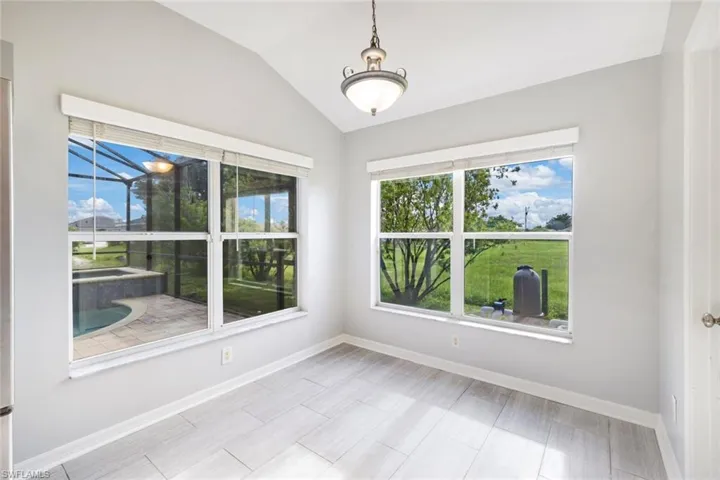 305 Ne 13th Ter, Cape Coral Fl 33909