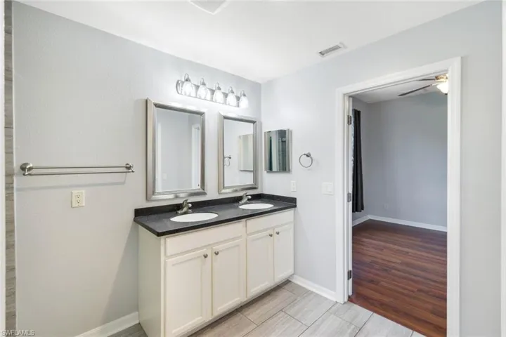 305 Ne 13th Ter, Cape Coral Fl 33909