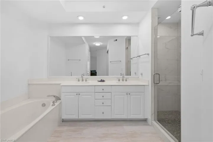 400 Flagship Dr 1104, Naples, Florida 34108