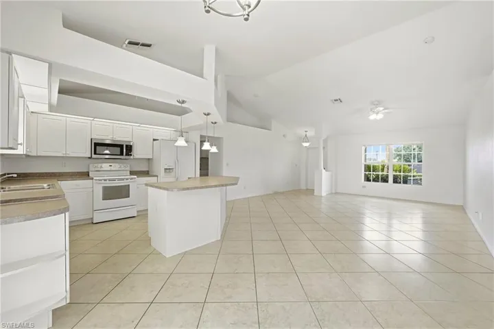 2017 5th Pl, Cape Coral, Florida 33909