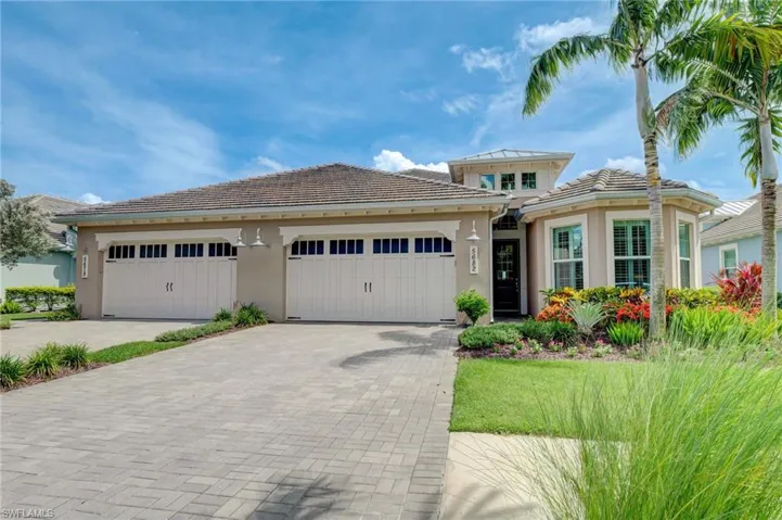View of front of house featuring a garage