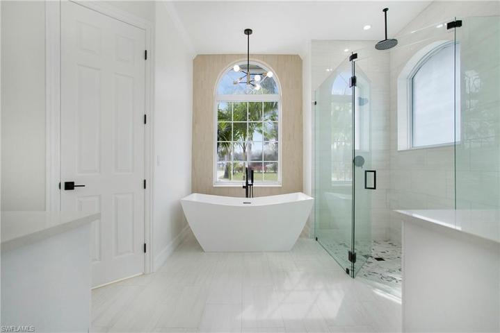 2591 White BLVD, NAPLES FL 34117