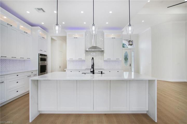 2591 White BLVD, NAPLES FL 34117