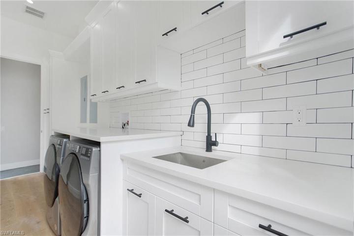 2591 White BLVD, NAPLES FL 34117
