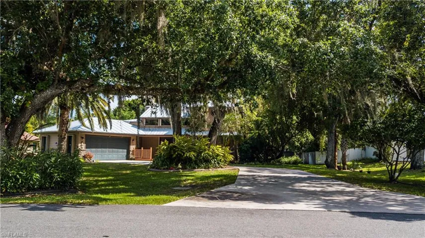 7314  Sean  LN, North Fort Myers, FL 33917