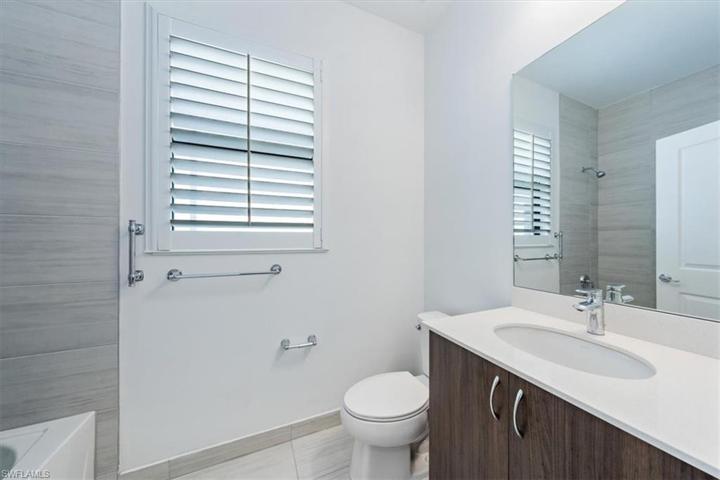 2nd Bathroom