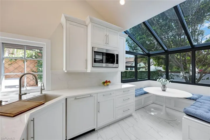 549  Bay Villas  LN, Naples, FL 34108
