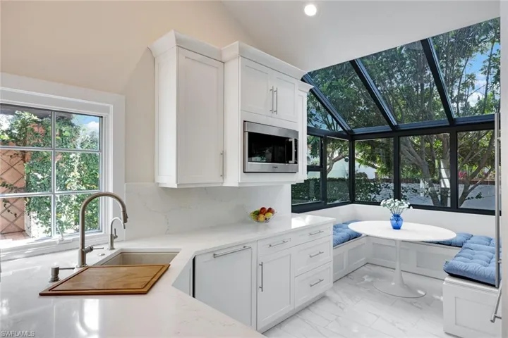 549  Bay Villas  LN, Naples, FL 34108