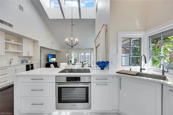 549  Bay Villas  LN, Naples, FL 34108