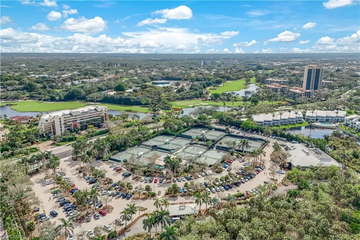 549  Bay Villas  LN, Naples, FL 34108