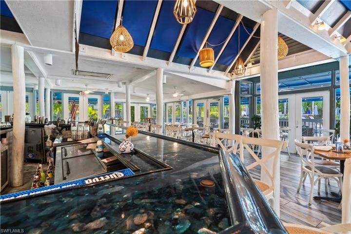 Hogfish Harry's Restaurant and Bar