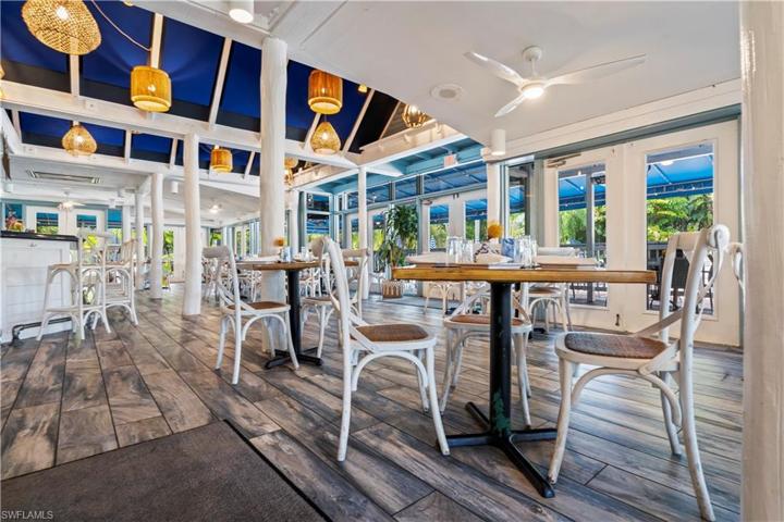 Hogfish Harry's Restaurant and Bar