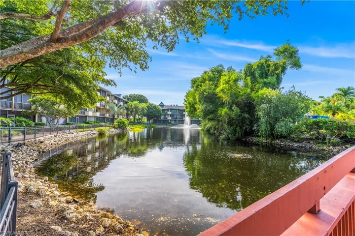600 Neapolitan WAY # 353, NAPLES FL 34103