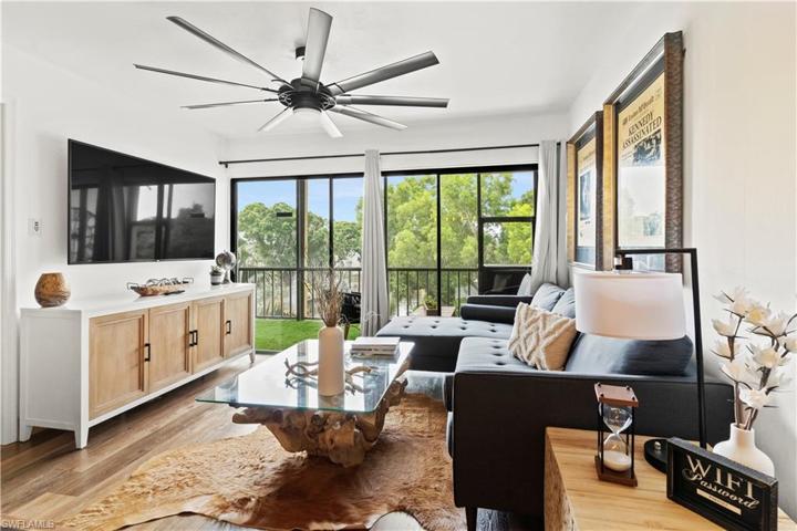 600 Neapolitan WAY # 353, NAPLES FL 34103