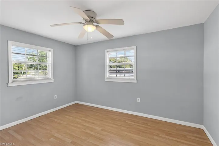 915 Hibiscus Ln, North Fort Myers, Florida 33903