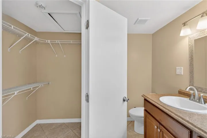 915 Hibiscus Ln, North Fort Myers, Florida 33903