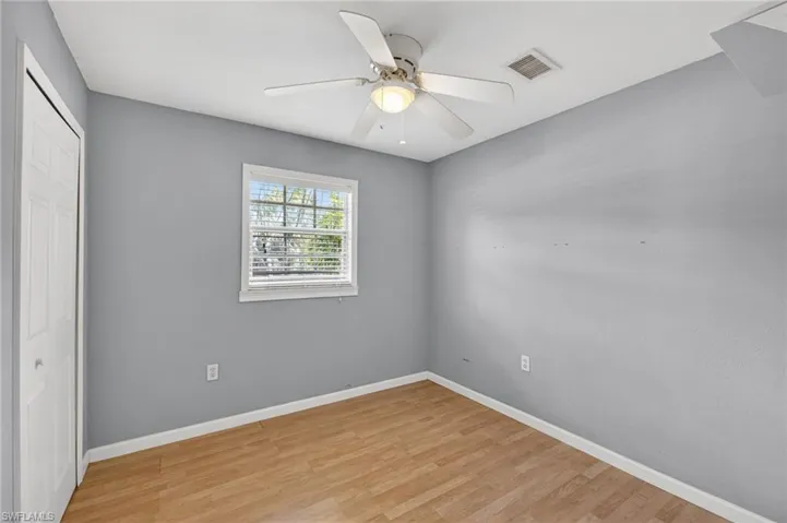 915 Hibiscus Ln, North Fort Myers, Florida 33903