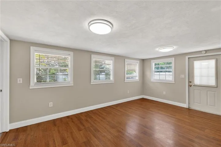 915 Hibiscus Ln, North Fort Myers, Florida 33903