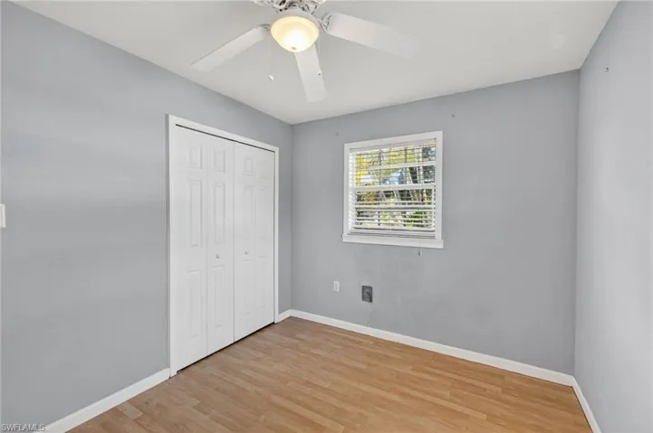 915 Hibiscus Ln, North Fort Myers, Florida 33903