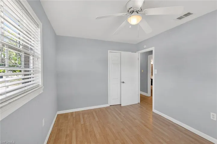 915 Hibiscus Ln, North Fort Myers, Florida 33903