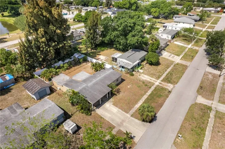 915 Hibiscus Ln, North Fort Myers, Florida 33903