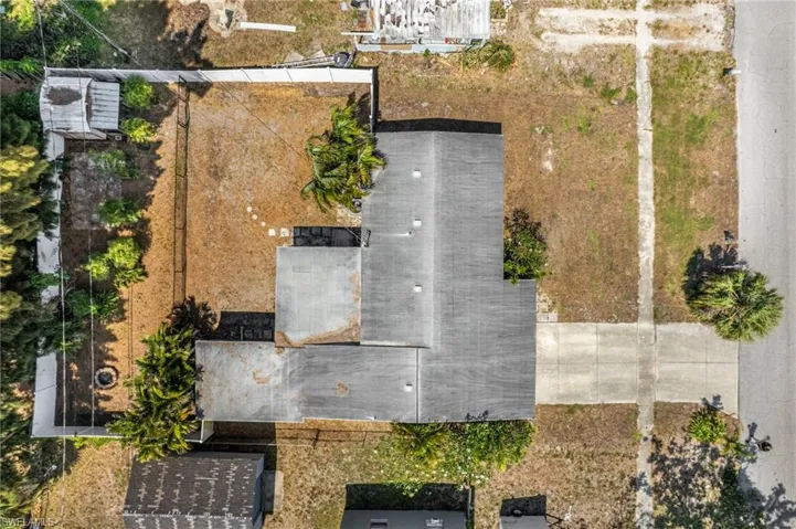 915 Hibiscus Ln, North Fort Myers, Florida 33903