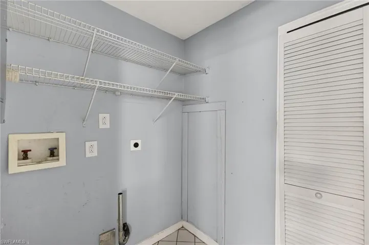 915 Hibiscus Ln, North Fort Myers, Florida 33903