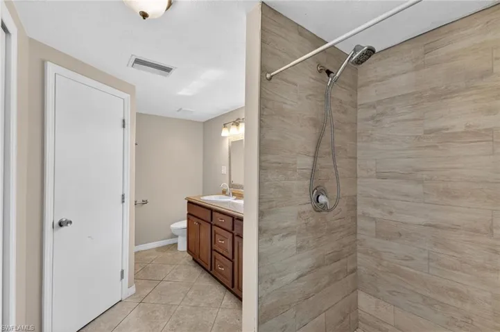 915 Hibiscus Ln, North Fort Myers, Florida 33903