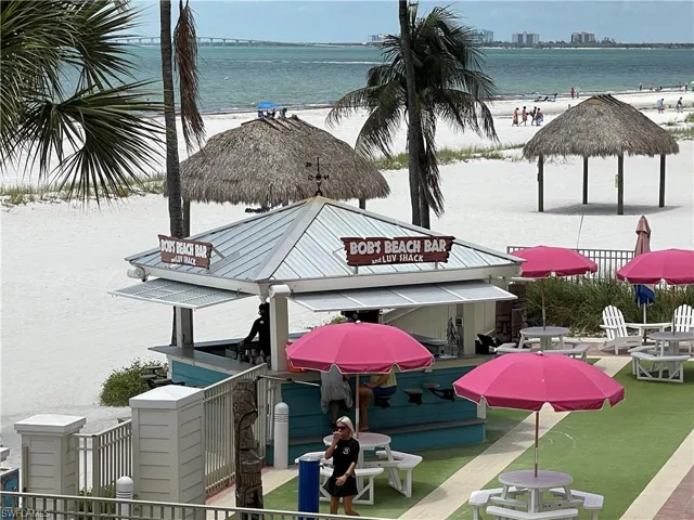 Bob's Beach Bar