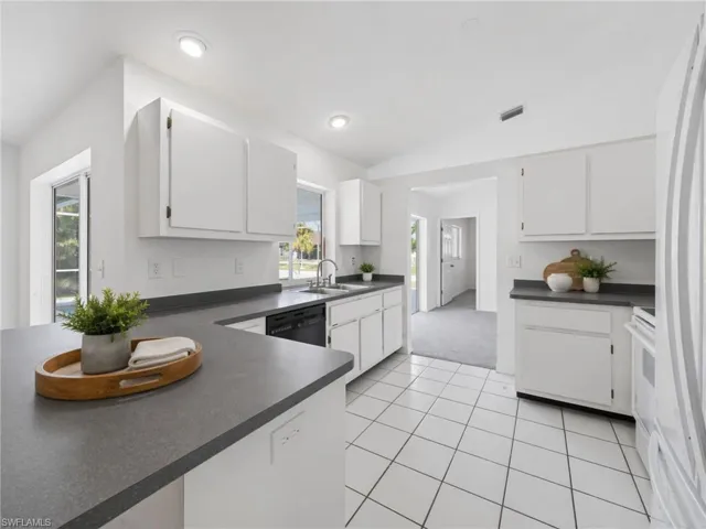 Staged Kitchen Picture