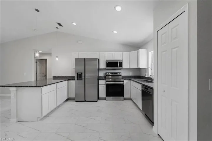 8027  Oakleaf  CIR, Labelle, FL 33935