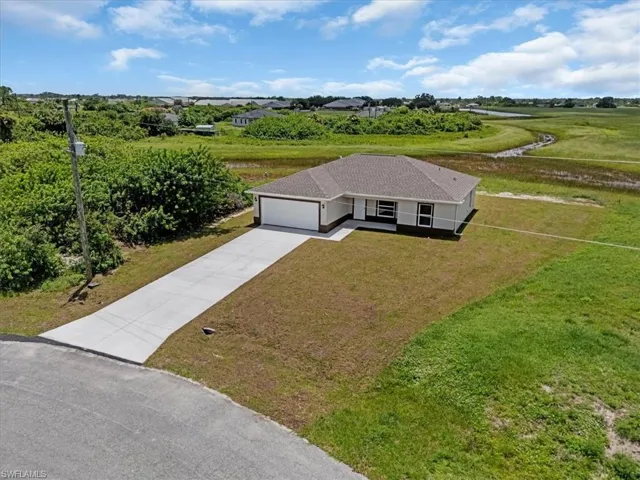 8027  Oakleaf  CIR, Labelle, FL 33935