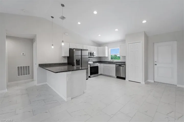 8027  Oakleaf  CIR, Labelle, FL 33935