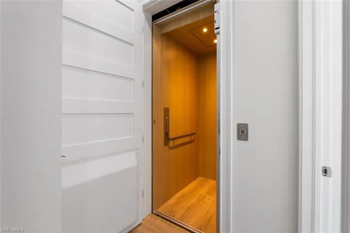 6532  Dominica  DR, Naples, FL 34113