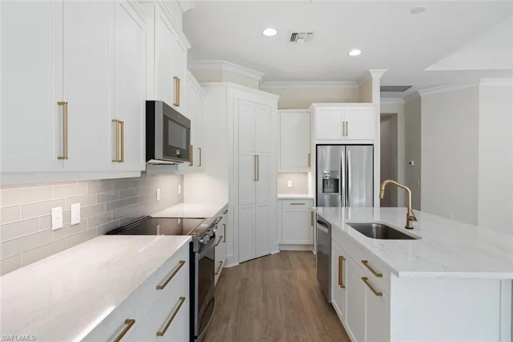 6532  Dominica  DR, Naples, FL 34113