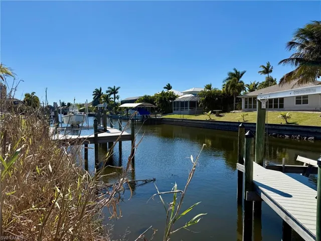 4228 Sw 19th Pl, Cape Coral, Florida 33914