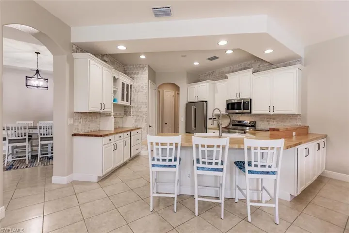 14111  Binghampton  DR, Fort Myers, FL 33905
