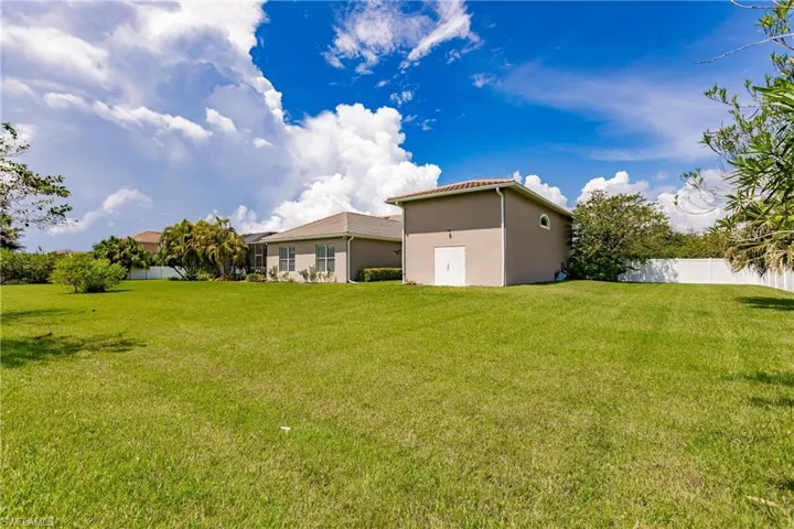 14111  Binghampton  DR, Fort Myers, FL 33905