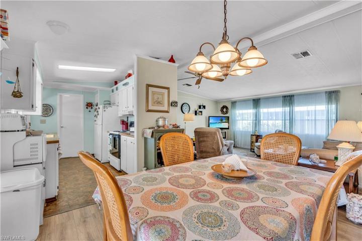 10 Lake Diane DR, NAPLES FL 34114