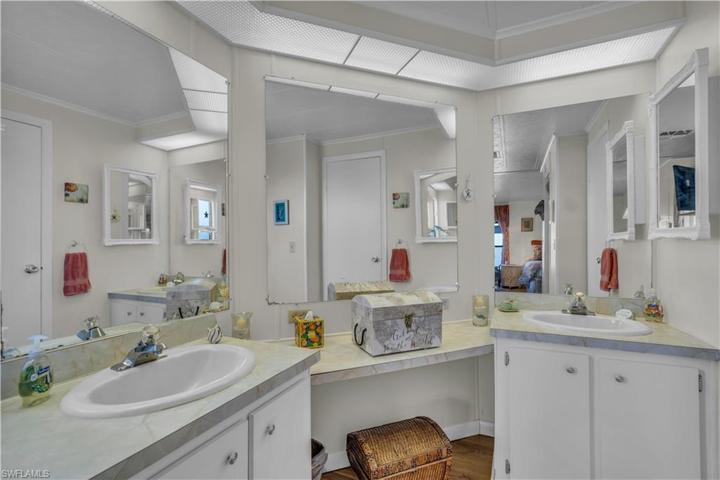 10 Lake Diane DR, NAPLES FL 34114