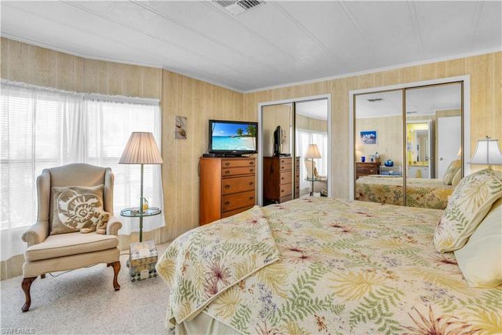 10 Lake Diane DR, NAPLES FL 34114
