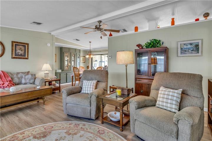 10 Lake Diane DR, NAPLES FL 34114