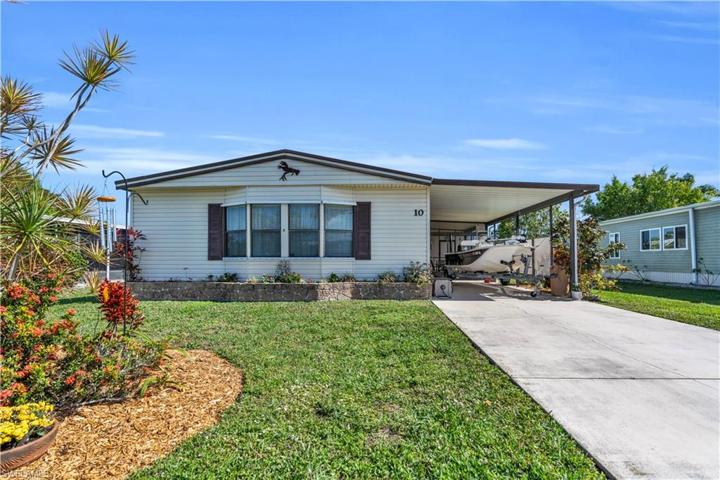 10  Lake Diane  DR, NAPLES, FL 34114