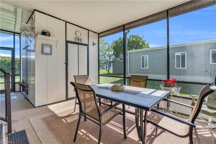 10 Lake Diane DR, NAPLES FL 34114