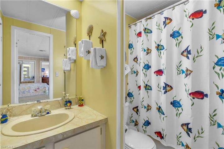 10 Lake Diane DR, NAPLES FL 34114