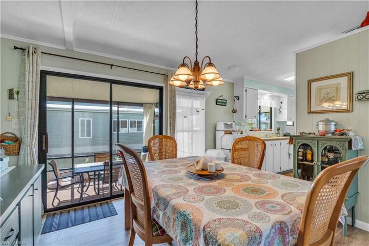 10 Lake Diane DR, NAPLES FL 34114