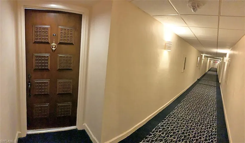 Corner Unit Entry