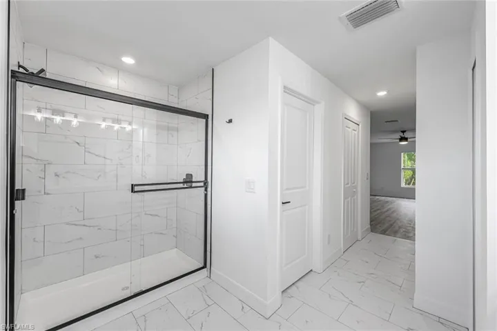 owner's ensuite bathroom